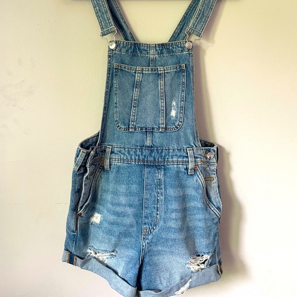 Overalls shorts.